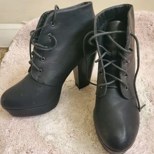 Bella Marie high heel ankle boots lace up